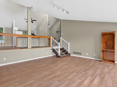 Photo 14 at 110 Glenwoods Avenue, Keswick South, Georgina