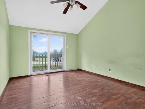 Photo 16 at 110 Glenwoods Avenue, Keswick South, Georgina