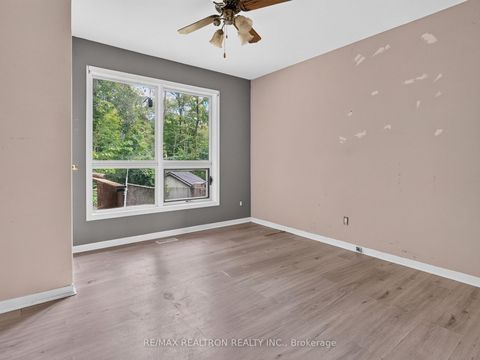 Photo 17 at 110 Glenwoods Avenue, Keswick South, Georgina