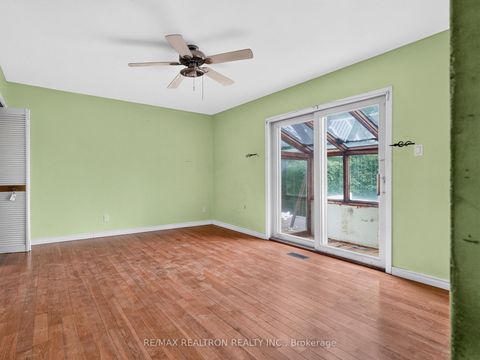 Photo 19 at 110 Glenwoods Avenue, Keswick South, Georgina