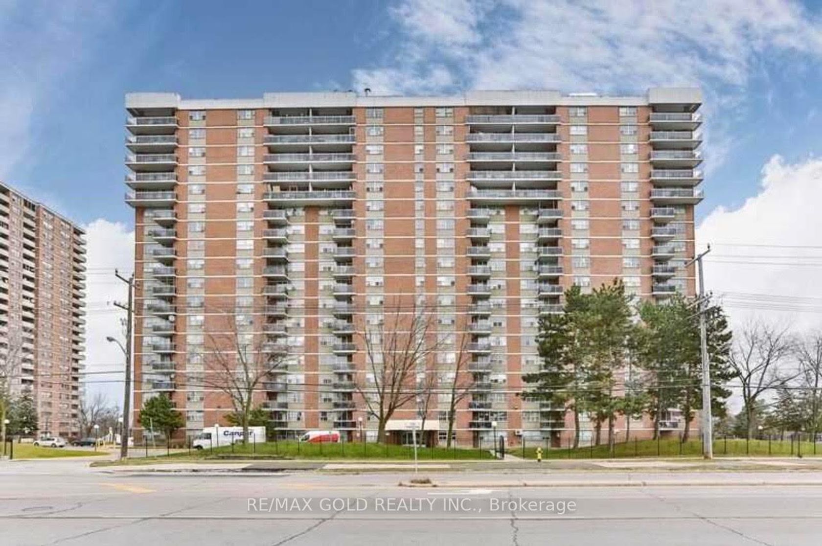 812 - 2645 Kipling Avenue, Jamestown, Toronto 