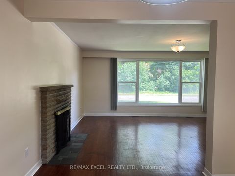 Photo 3 at 36 Hall Street, Mill Pond, Richmond Hill