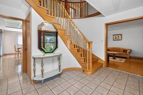 Photo 3 at 162 Wigwoss Drive, East Woodbridge, Vaughan