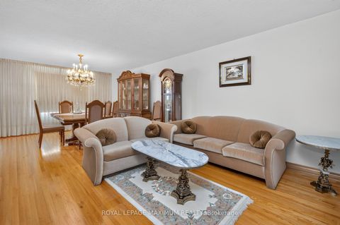 Photo 4 at 162 Wigwoss Drive, East Woodbridge, Vaughan