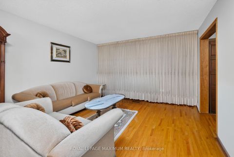 Photo 5 at 162 Wigwoss Drive, East Woodbridge, Vaughan