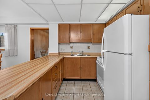 Photo 11 at 162 Wigwoss Drive, East Woodbridge, Vaughan