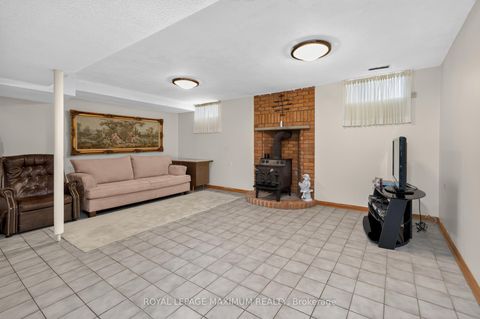 Photo 23 at 162 Wigwoss Drive, East Woodbridge, Vaughan