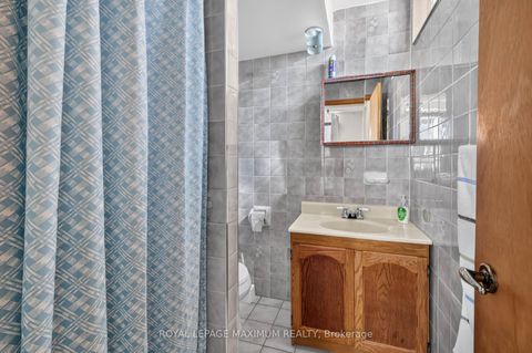 Photo 25 at 162 Wigwoss Drive, East Woodbridge, Vaughan