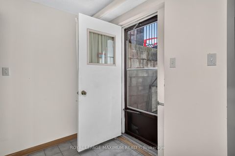 Photo 26 at 162 Wigwoss Drive, East Woodbridge, Vaughan