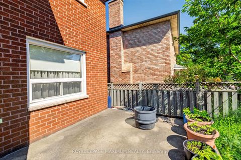 Photo 31 at 162 Wigwoss Drive, East Woodbridge, Vaughan