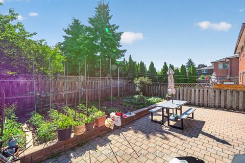 Photo 32 at 162 Wigwoss Drive, East Woodbridge, Vaughan