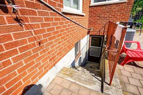 Photo 34 at 162 Wigwoss Drive, East Woodbridge, Vaughan
