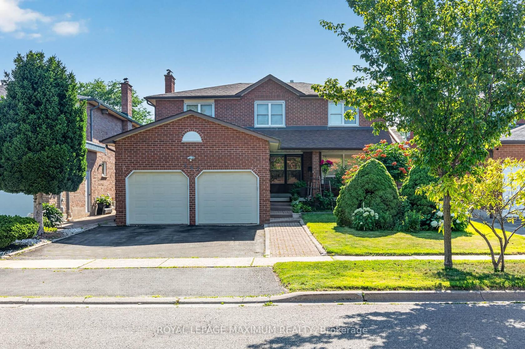 162 Wigwoss Drive, East Woodbridge, Vaughan photo number 2