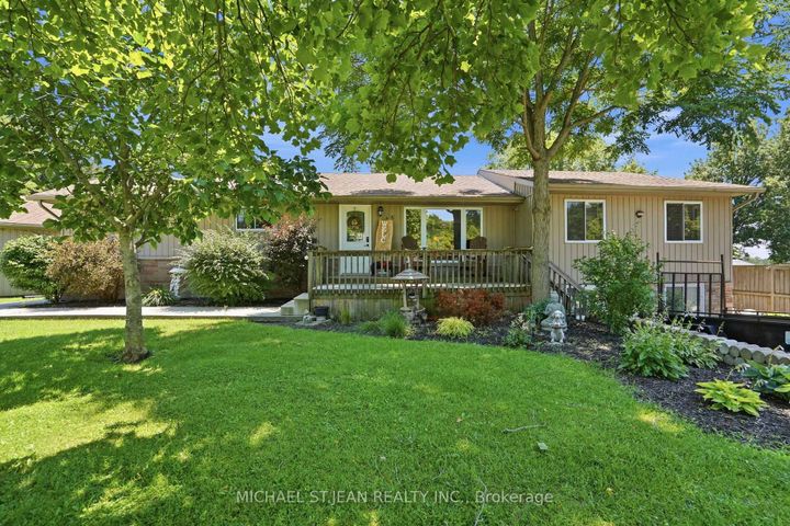 Photo 1 at 25 Saveryn Road, Rural Glanbrook, Hamilton
