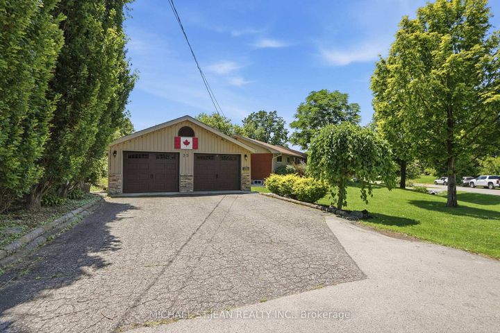 Photo 3 at 25 Saveryn Road, Rural Glanbrook, Hamilton