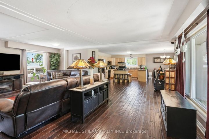 Photo 6 at 25 Saveryn Road, Rural Glanbrook, Hamilton