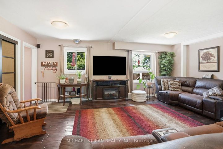 Photo 8 at 25 Saveryn Road, Rural Glanbrook, Hamilton