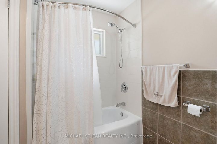 Photo 19 at 25 Saveryn Road, Rural Glanbrook, Hamilton