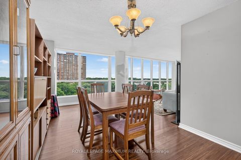 Photo 7 at 717 - 5 Rowntree Road, Jamestown, Toronto