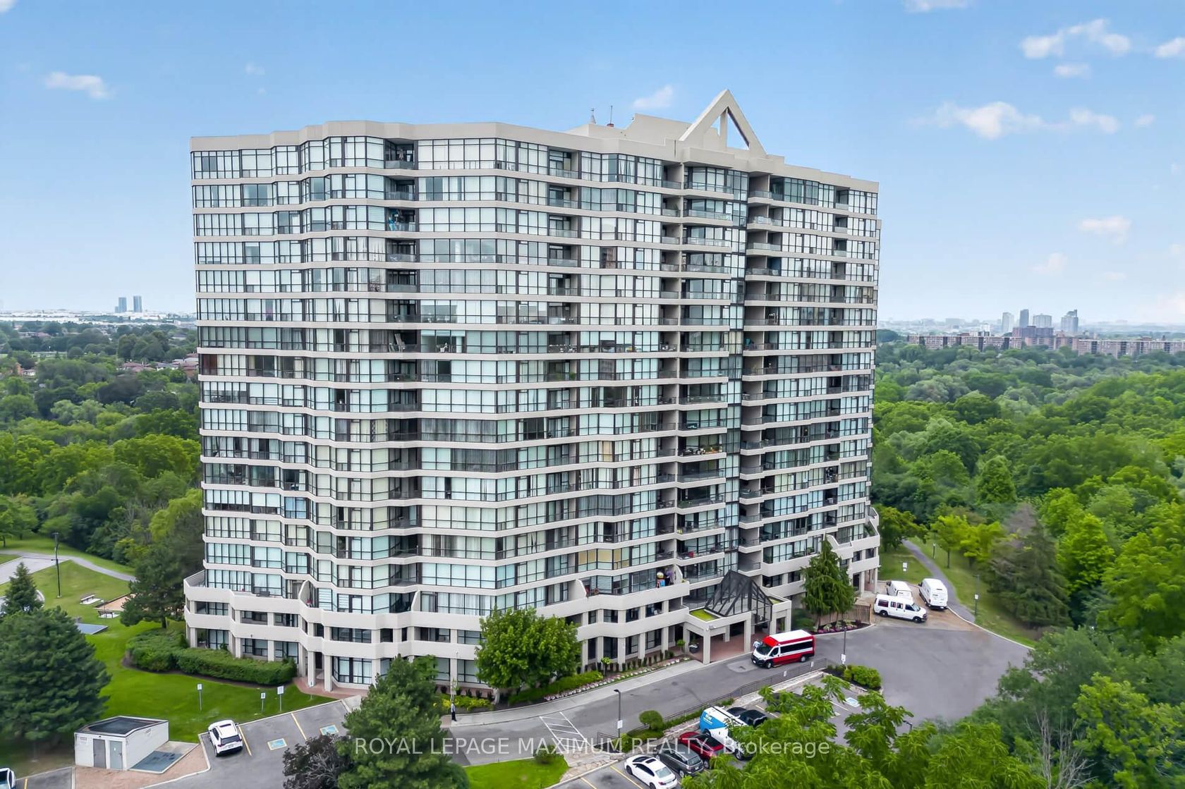 717 - 5 Rowntree Road, Jamestown, Toronto 
