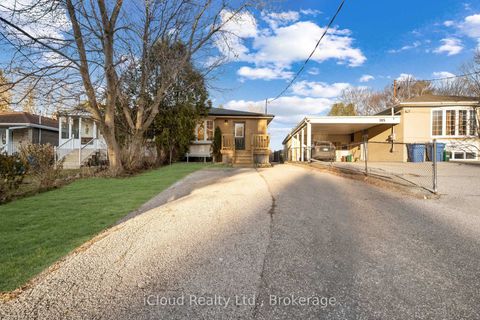 Photo 2 at 107 Bayview Parkway, Leslie Valley, Newmarket