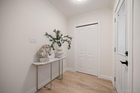 Photo 21 at 107 Bayview Parkway, Leslie Valley, Newmarket