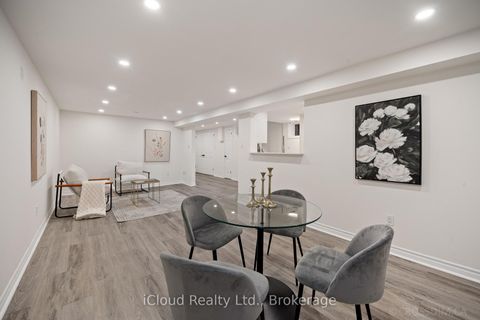 Photo 26 at 107 Bayview Parkway, Leslie Valley, Newmarket