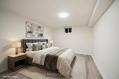 Photo 27 at 107 Bayview Parkway, Leslie Valley, Newmarket