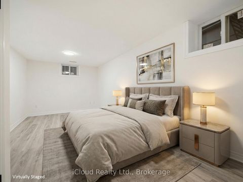 Photo 31 at 107 Bayview Parkway, Leslie Valley, Newmarket