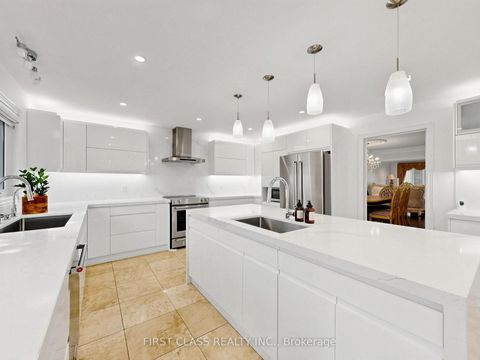Photo 9 at 9 Westpoint Court, Bayview Hill, Richmond Hill