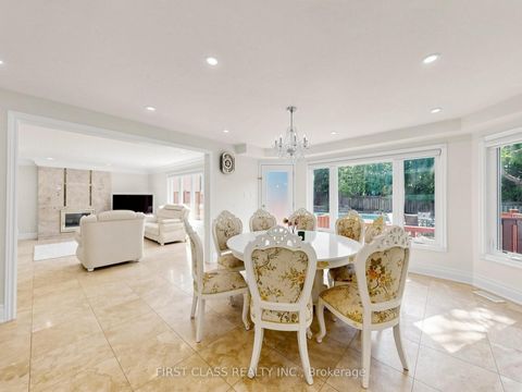 Photo 11 at 9 Westpoint Court, Bayview Hill, Richmond Hill