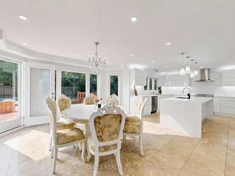 Photo 13 at 9 Westpoint Court, Bayview Hill, Richmond Hill
