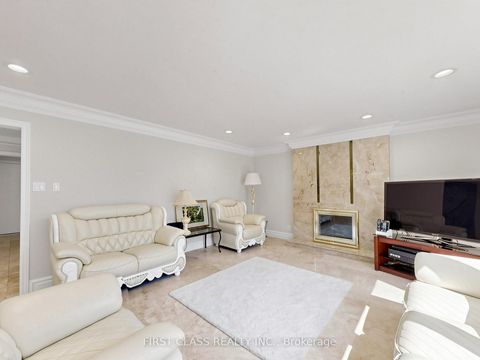 Photo 14 at 9 Westpoint Court, Bayview Hill, Richmond Hill