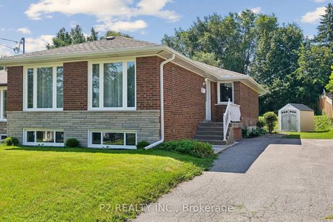 Photo 1 at 121 Confederation Drive, Woburn, Toronto
