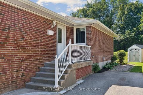 Photo 2 at 121 Confederation Drive, Woburn, Toronto
