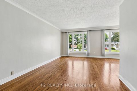 Photo 4 at 121 Confederation Drive, Woburn, Toronto