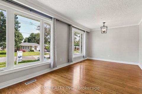 Photo 9 at 121 Confederation Drive, Woburn, Toronto