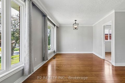 Photo 11 at 121 Confederation Drive, Woburn, Toronto