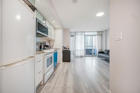 Photo 7 at 816 - 25 Telegram Mews, Waterfront Communities C1, Toronto