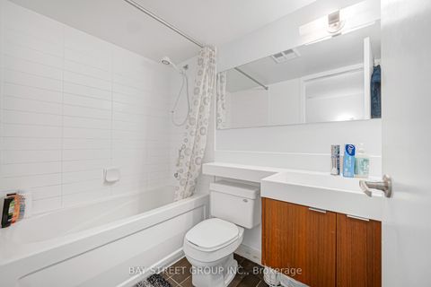 Photo 13 at 816 - 25 Telegram Mews, Waterfront Communities C1, Toronto