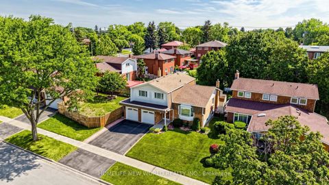 Photo 4 at 59 Kilchurn Castle Drive, Sullivan, Toronto