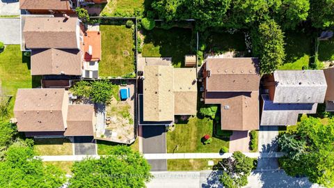 Photo 6 at 59 Kilchurn Castle Drive, Sullivan, Toronto