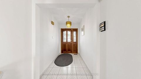 Photo 10 at 59 Kilchurn Castle Drive, Sullivan, Toronto