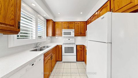 Photo 17 at 59 Kilchurn Castle Drive, Sullivan, Toronto