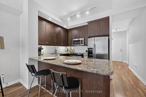 Photo 1 at 509 - 628 Fleet Street, Niagara, Toronto