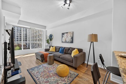 Photo 2 at 509 - 628 Fleet Street, Niagara, Toronto