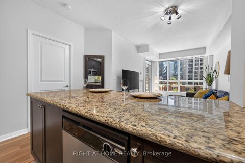 Photo 11 at 509 - 628 Fleet Street, Niagara, Toronto