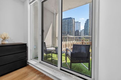 Photo 25 at 509 - 628 Fleet Street, Niagara, Toronto
