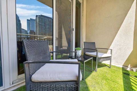 Photo 26 at 509 - 628 Fleet Street, Niagara, Toronto