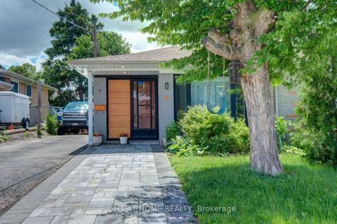 Photo 3 at 31 Frankton Crescent, York University Heights, Toronto